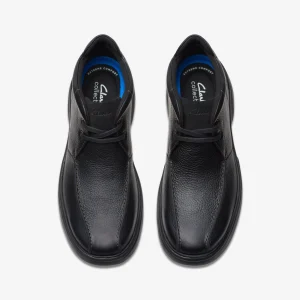 Clarks Bradley Up< Boots