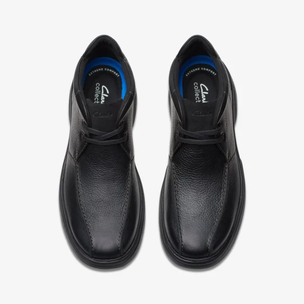 Clarks Bradley Up< Boots