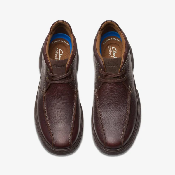 Clarks Bradley Up< Boots