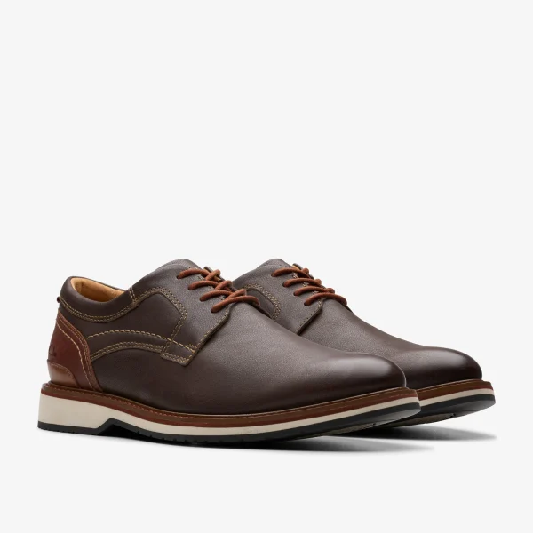 Clarks Monahan Plain< Casual Dress Shoes