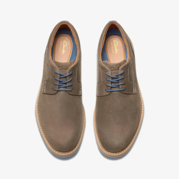 Clarks Monahan Plain< Casual Dress Shoes