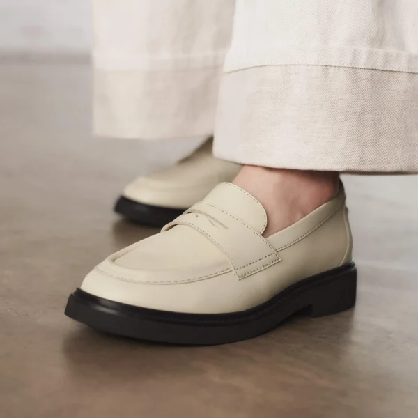 Clarks Splend Edge<Women Slip-Ons | Loafers & Oxfords