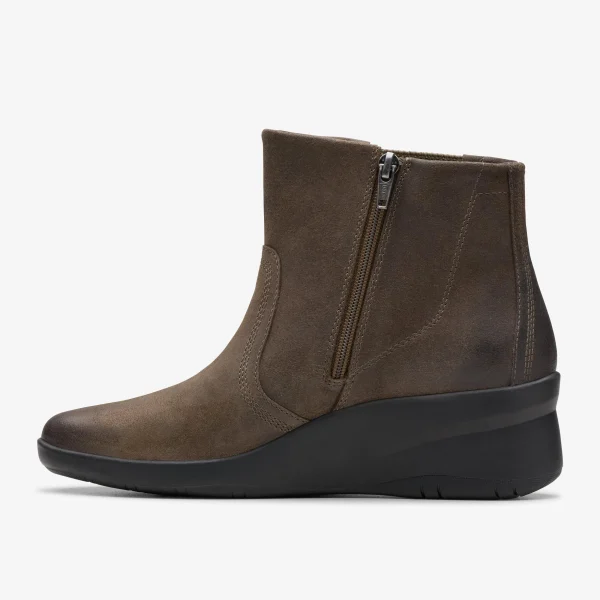 Clarks Suttyn Rae<Women Slip-Ons | Boots & Booties