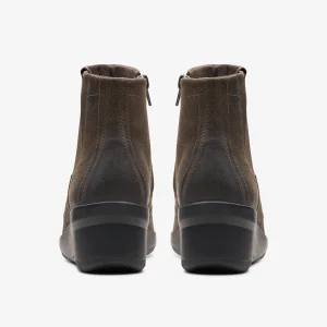 Clarks Suttyn Rae<Women Slip-Ons | Boots & Booties